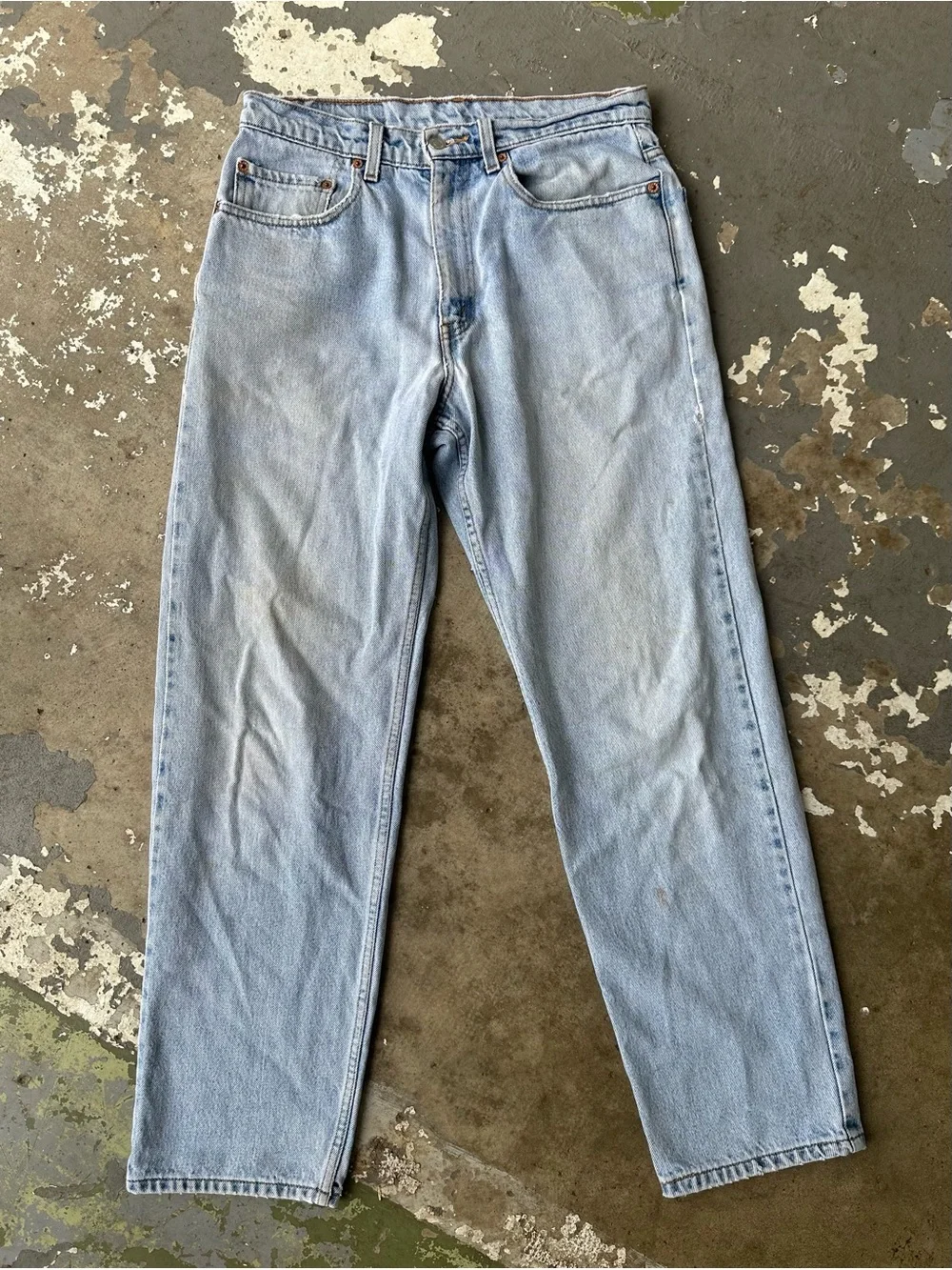 Vintage Levi’s Light Wash Men's Jeans - Classic Straight Fit - Picture 2 of 12